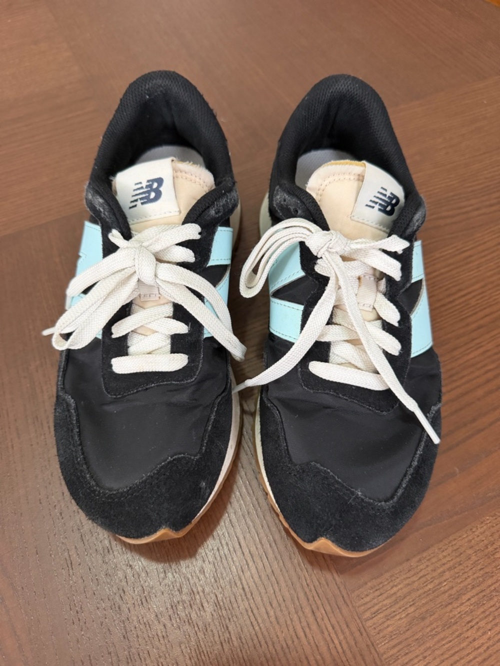 New Balance Black & Light Blue Sneaker